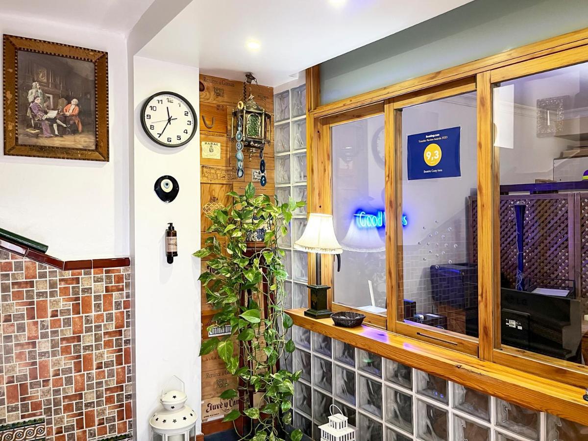 Beatriz Charming Hostal Torremolinos Exterior photo